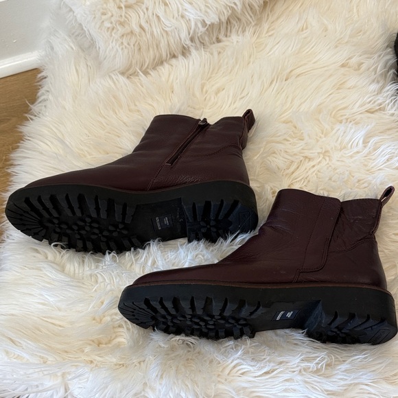 Nordstrom Water Resistant Dark Brown Leather Ankle Boots 8.5 - Picture 2 of 5